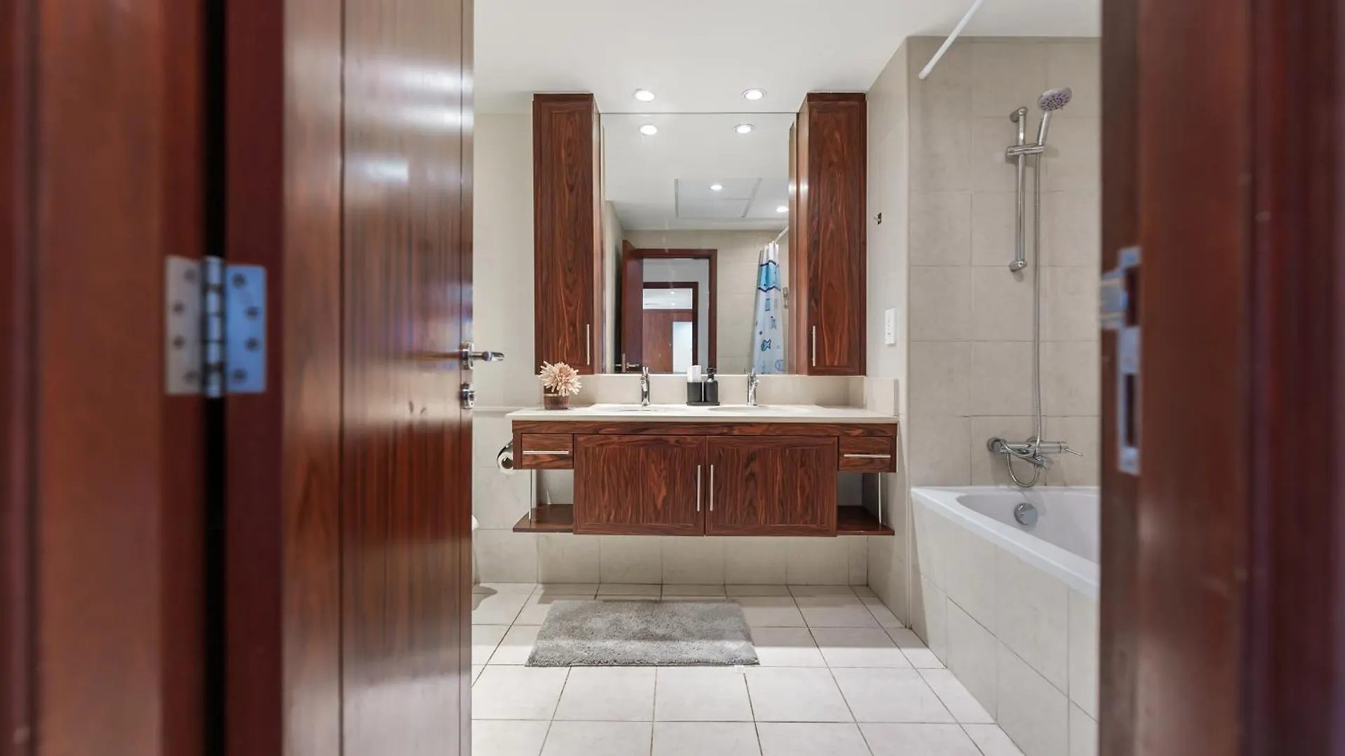 Magnificent - Spacious New 2Br In Downtown Dubai Apartment