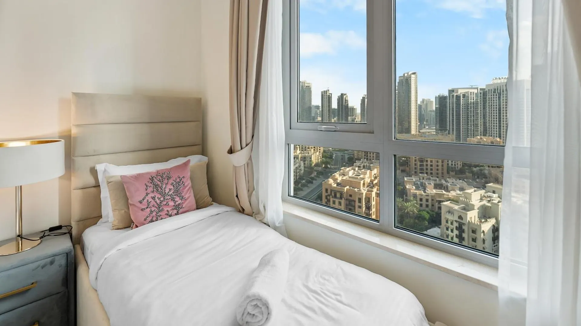 Apartment Magnificent - Spacious New 2Br In Downtown Dubai